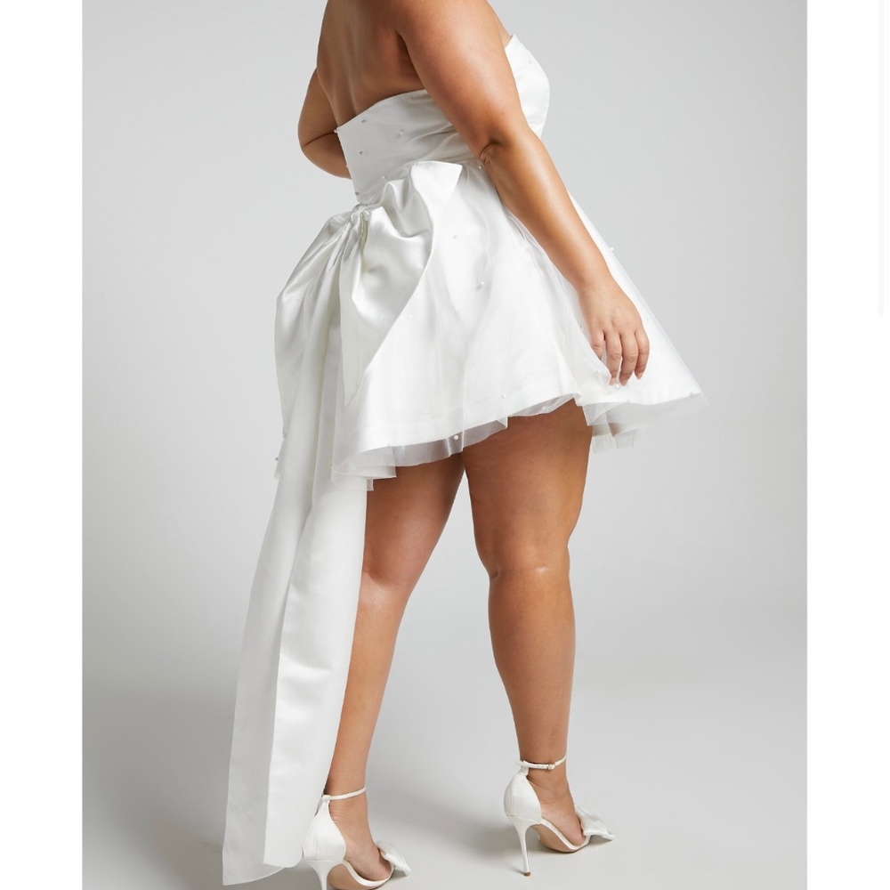 Showpo. White Pearl Bow Mini Dress NWT